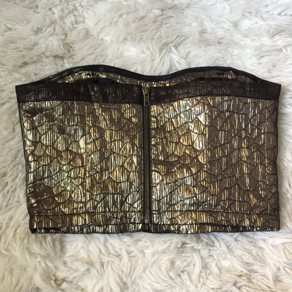 Sparkle & Fade Sleeveless Crop Top - Picture 2 of 8